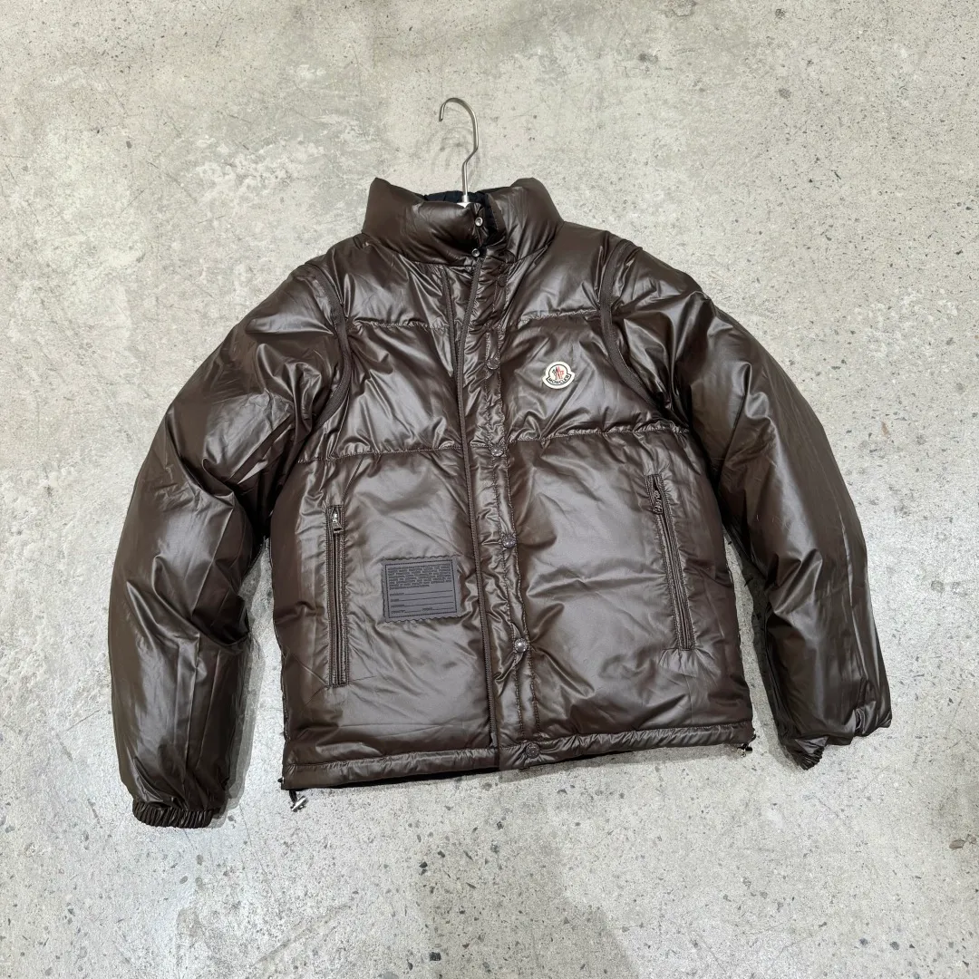 【Original 】 𝑴𝒐𝒏𝒄𝒍𝒆𝒓｜ / 25𝒔𝒔 Verone ， ， #T 30# Size：12345 ：Black，Brown，Khaki